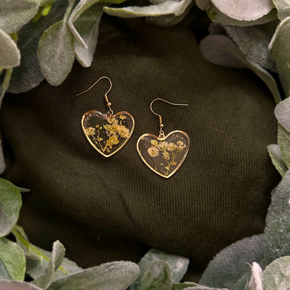 Encapsulated floral resin earrings